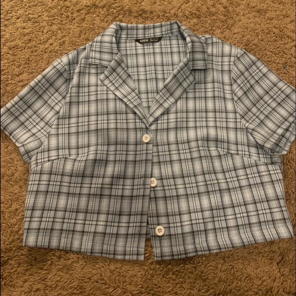 Blue checkered button up